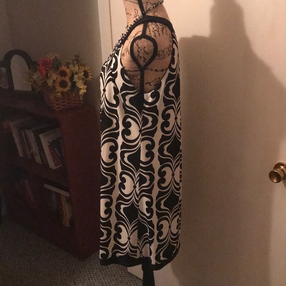 Black and White patterned dress - Picture 2 of 3